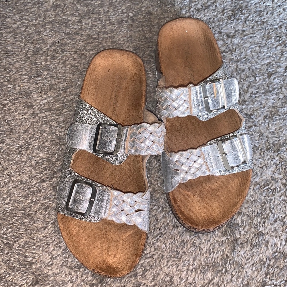 TWISTED SILVER SANDALS